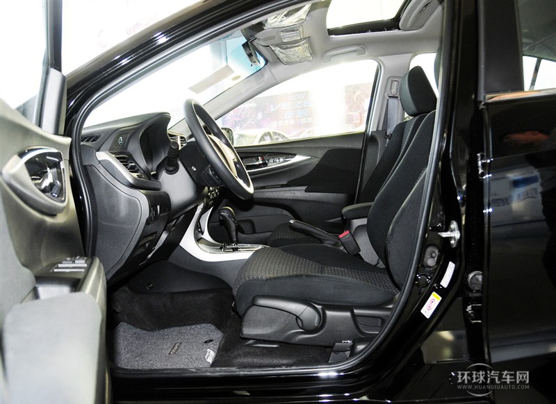 2015款 1.8L 自动豪华版