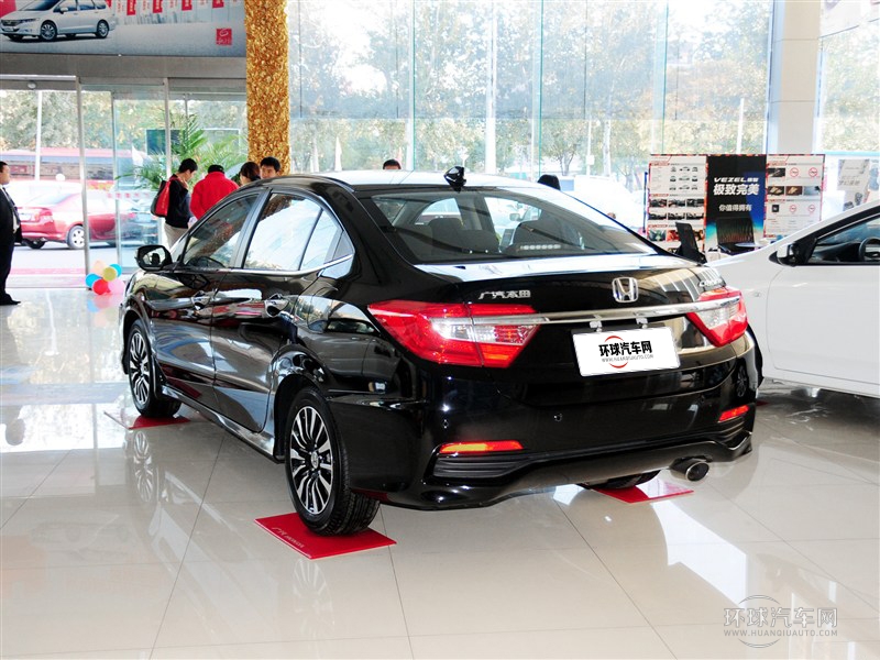 2015款 1.8L 自动豪华版