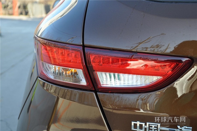 2014款 1.8L 自动豪华型