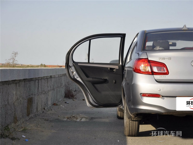 2014款 1.5L 手动精英型