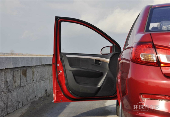 2014款 1.5L 手动标准型