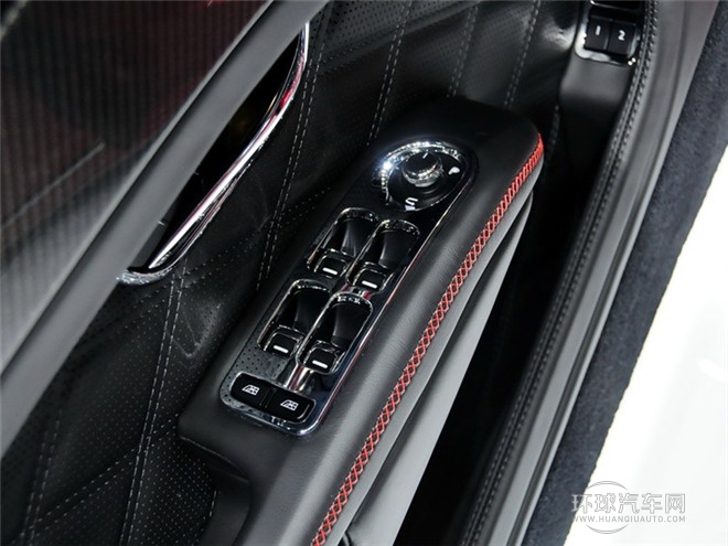 2015款 6.8T 极致版