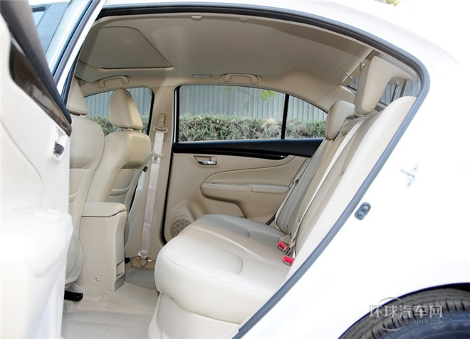 2015款 1.6L 自动乐享型