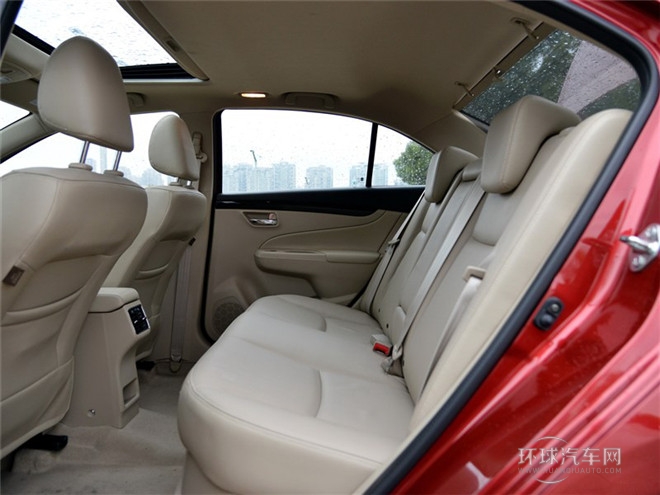 2015款 1.6L 自动尊享型
