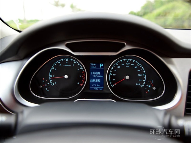 2015款 1.8L 自动豪华型