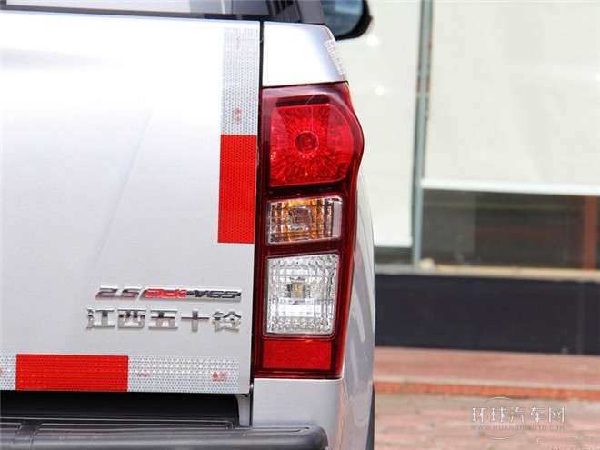 2015款 2.5T四驱 自动超豪华型4JK1
