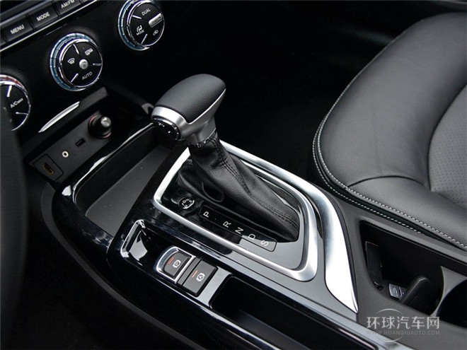 2015款 1.8T 自动尊贵型