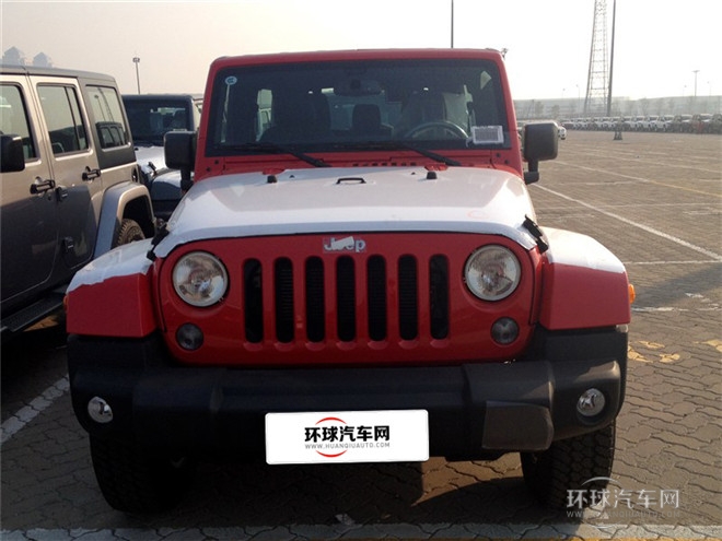 2015款 3.0L 四门版 Sahara