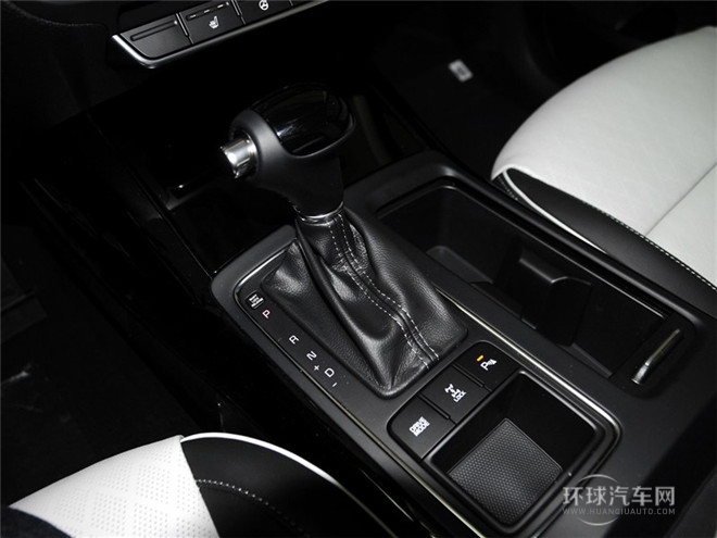 2015款 索兰托L 2.4L GDI 汽油4WD精英版