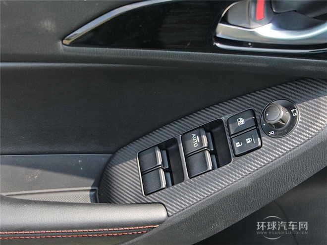 2014款 两厢 1.5L 自动豪华型