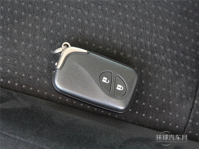 2014款 200h 1.8L 自动 领先版（双色）