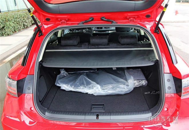 2014款 200h 1.8L 自动 领先版（双色）