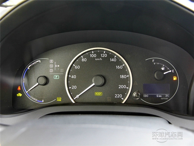 2014款 200h 1.8L 自动 领先版（双色）