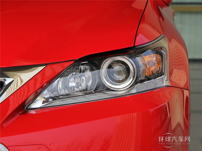 2014款 200h 1.8L 自动 领先版（双色）