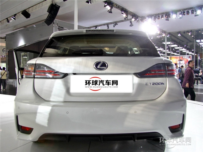 2014款 200h 1.8L 自动 领先版（单色）