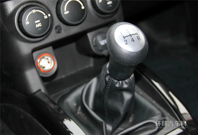 2014款 探索版 2.0T 柴油4X2豪华型