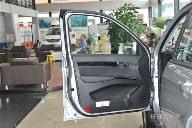 2014款 探索版 2.0T 柴油4X4超豪华型