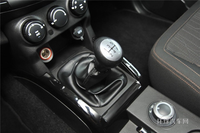 2014款 探索版 2.0T 柴油4X4超豪华型