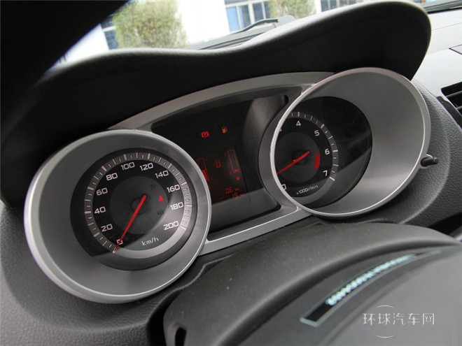 2014款 探索版 2.0T 汽油4x2豪华型