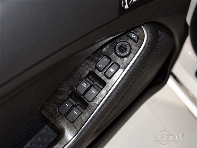 2015款 2.0L 自动LUX