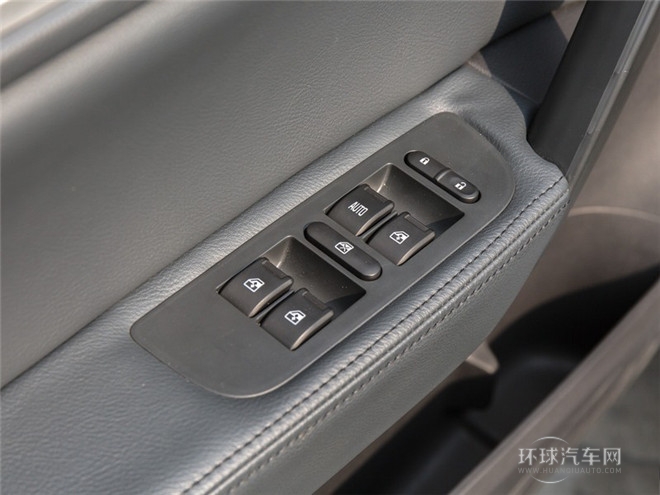 2015款 1.8L 手动精英型