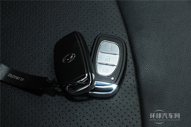 2015款 1.5L 自动豪华型