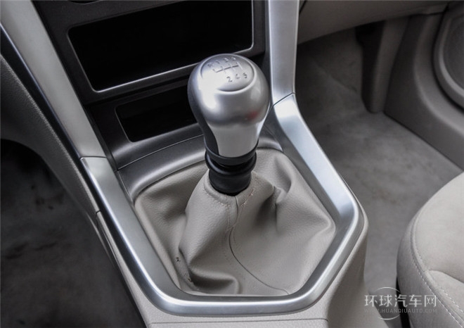2015款 2.0L 手动睿趣版