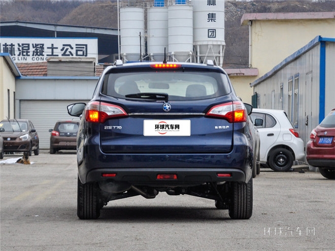 2015款 2.0L 手动睿趣版