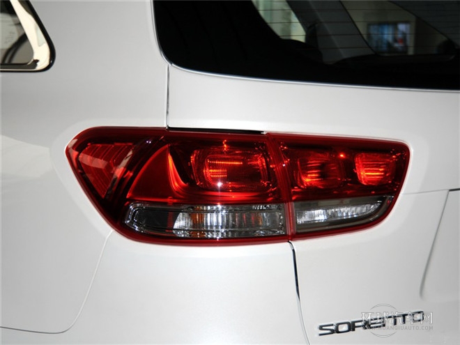 索兰托L 2.4L GDI 汽油4WD运动版 5座