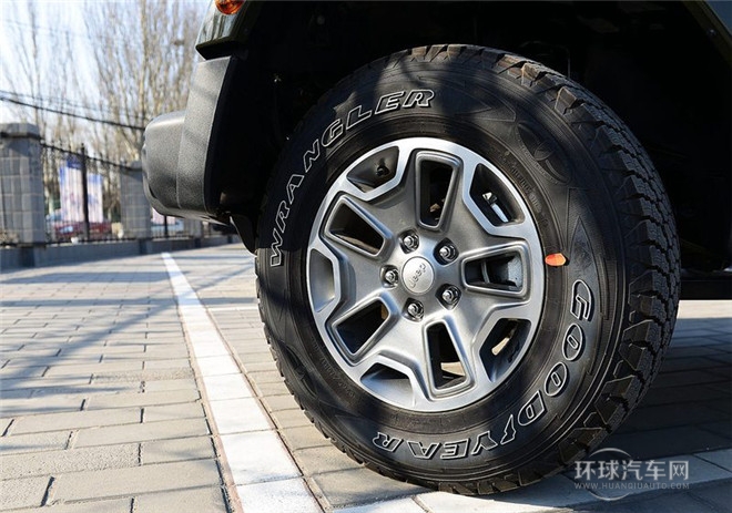 2015款 3.6L 四门版 Sahara