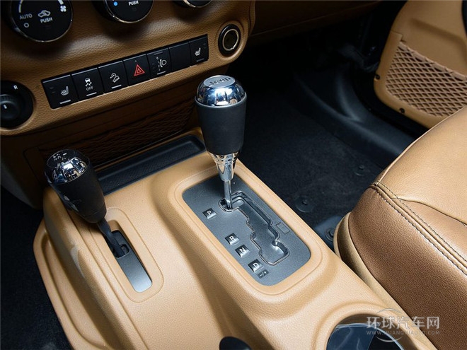 2015款 3.6L 四门版 Sahara