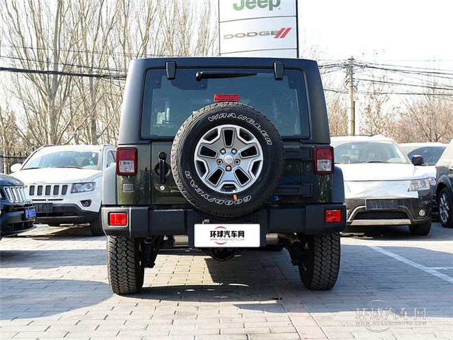 2015款 3.6L 四门版 Sahara