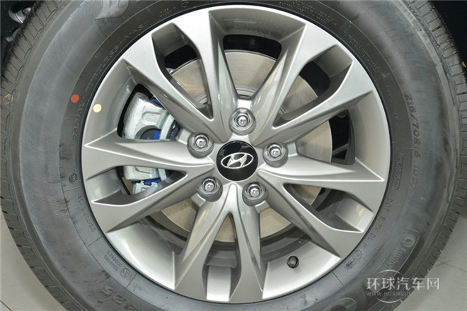 2015款 2.0L 手动两驱舒适型 国V