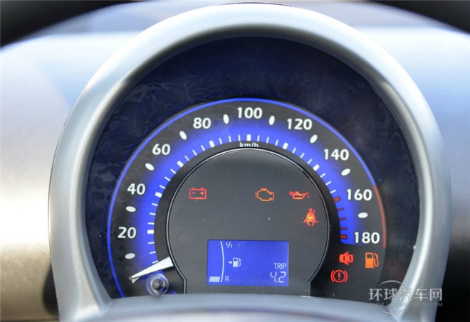 2015款 1.0L AMT 铉酷型