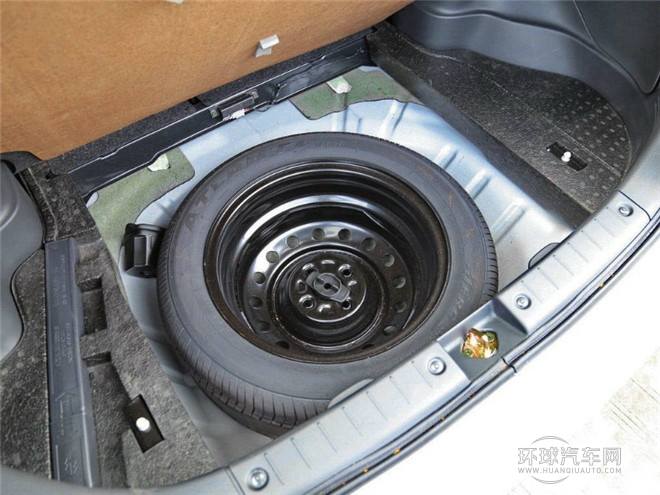 2015款 两厢 1.4L 手动理想型
