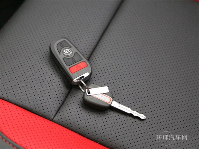 2015款 两厢 1.4L 手动理想型