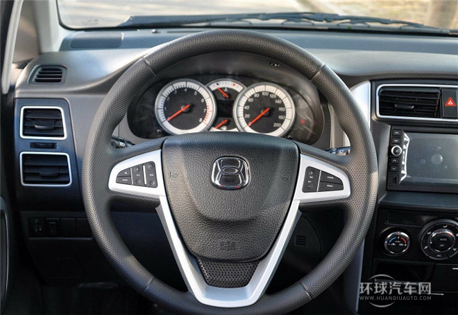 2015款 两厢 1.4L 手动理想型