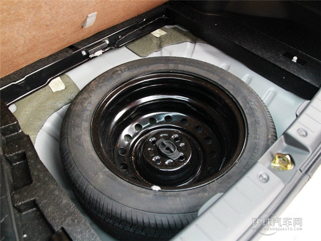 2015款 两厢 1.5L 自动理想型