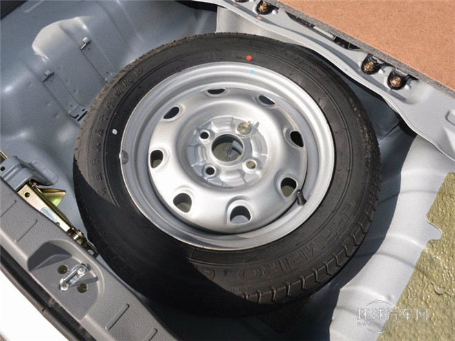 2015款 1.0L 手动经济型
