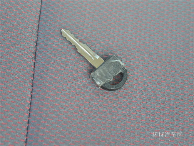 2015款 1.0L 手动经济型