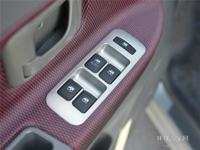 2015款 1.0L 手动经济型