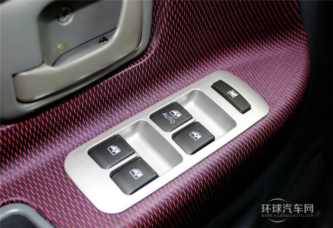 2015款 1.0L 手动实用型