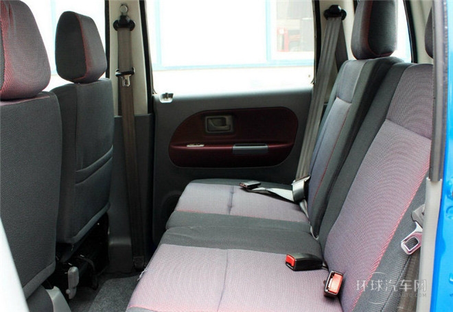 2015款 1.0L 手动实用型