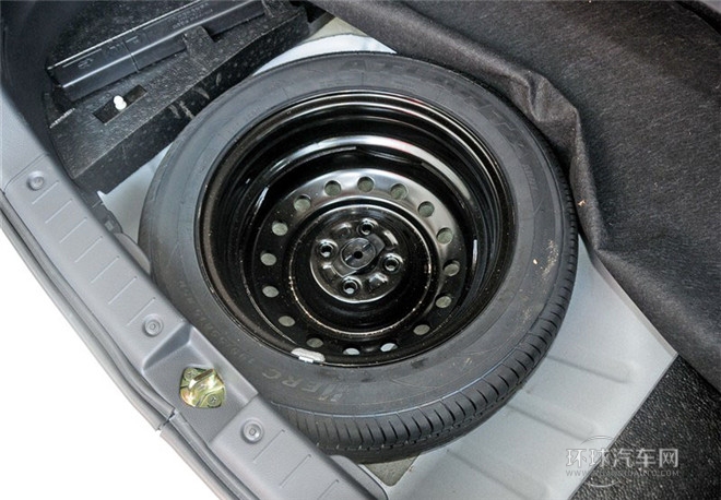 2015款 两厢 1.4L 手动梦想型