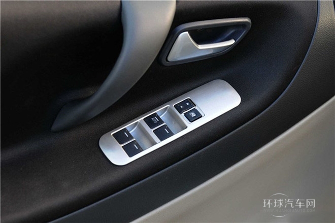 2015款 两厢 1.4L 手动梦想型