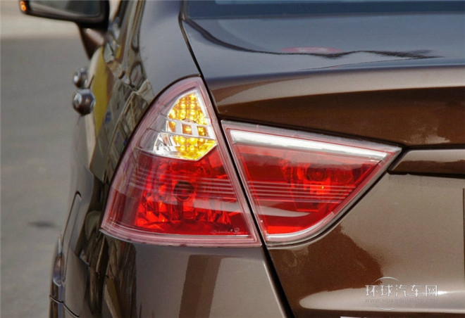 2015款 三厢 1.5L 自动理想型