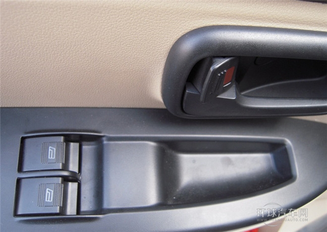2015款 1.0L舒适型G10