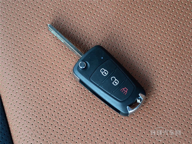 2014款 2.4L欧洲版 两驱进取型大双排4G69S4N