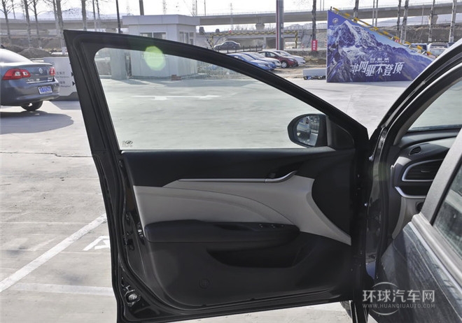 2015款 15N 手动进取型