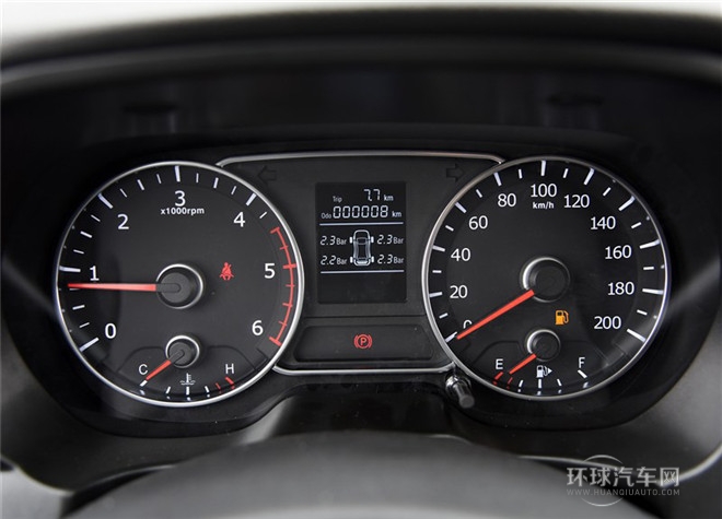 2015款 探索版 2.0T 柴油4X2超豪华型